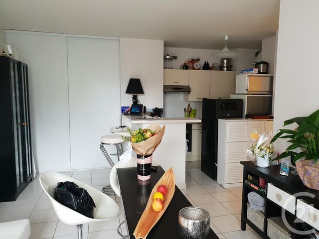 Afficher la photo en grand Appartement F2 à vendre - 2 pièces - 41.6 m2 - ARES - 33 - AQUITAINE - Century 21 Immobellevue