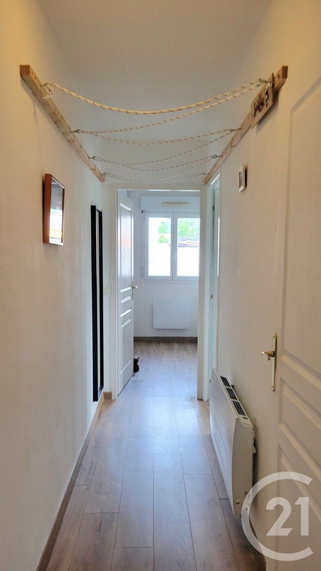 Appartement F2 à louer - 2 pièces - 45.04 m2 - ARES - 33 - AQUITAINE - Century 21 Immobellevue