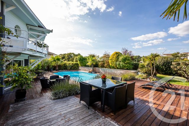 maison à vendre - 7 pièces - 230.0 m2 - LANTON - 33 - AQUITAINE - Century 21 Immobellevue