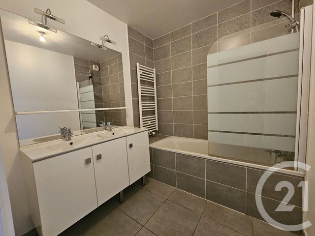 Appartement F4 à louer - 4 pièces - 68.8 m2 - CENON - 33 - AQUITAINE - Century 21 Immobellevue