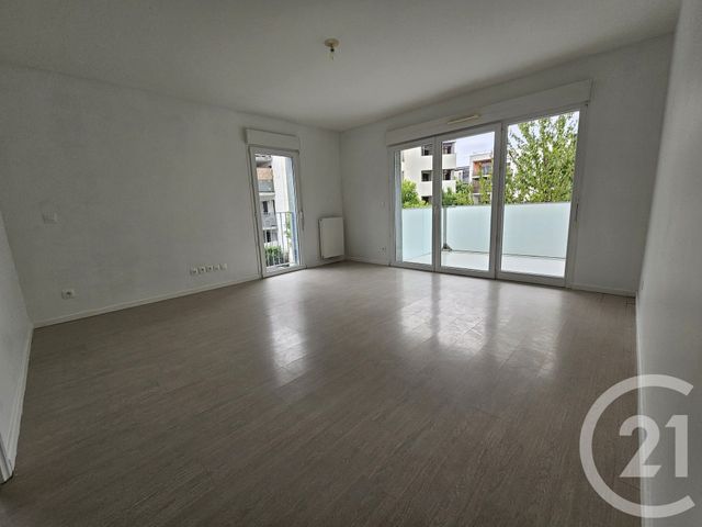 Appartement F4 à louer - 4 pièces - 68.8 m2 - CENON - 33 - AQUITAINE - Century 21 Immobellevue