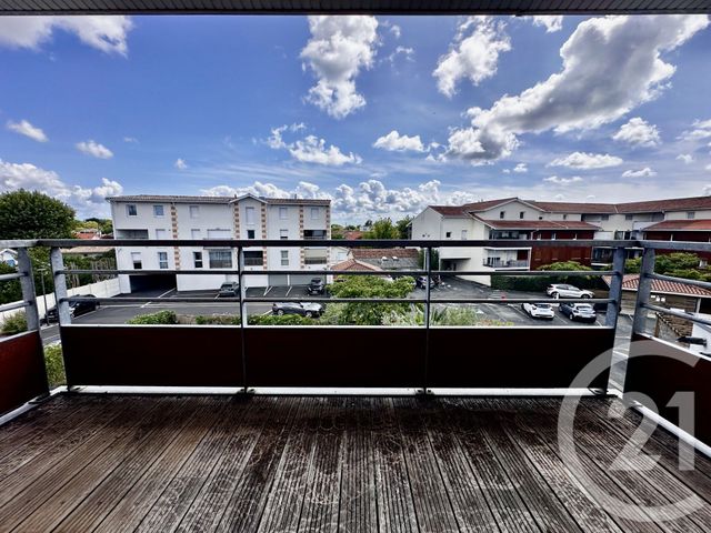 Appartement F3 à vendre - 3 pièces - 56.2 m2 - ARES - 33 - AQUITAINE - Century 21 Immobellevue