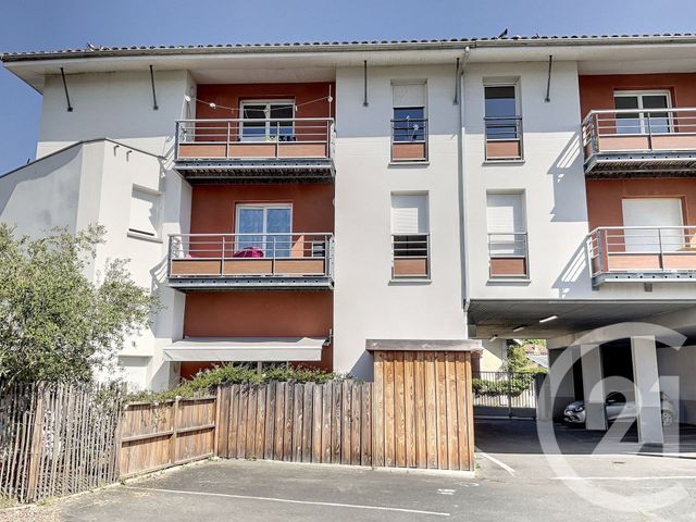 Appartement F3 à vendre - 3 pièces - 56.2 m2 - ARES - 33 - AQUITAINE - Century 21 Immobellevue