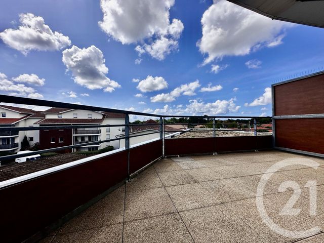 Appartement F3 à vendre - 3 pièces - 56.2 m2 - ARES - 33 - AQUITAINE - Century 21 Immobellevue