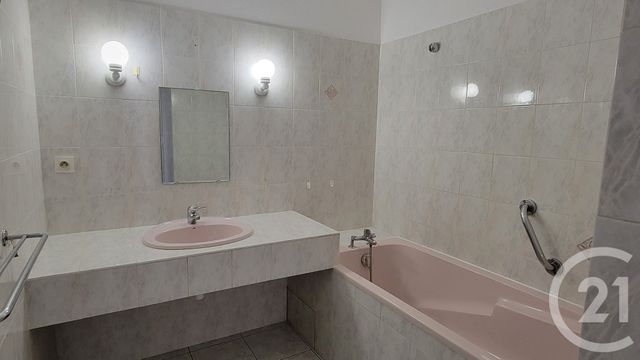 Appartement F3 à louer - 3 pièces - 67.75 m2 - ANDERNOS LES BAINS - 33 - AQUITAINE - Century 21 Immobellevue