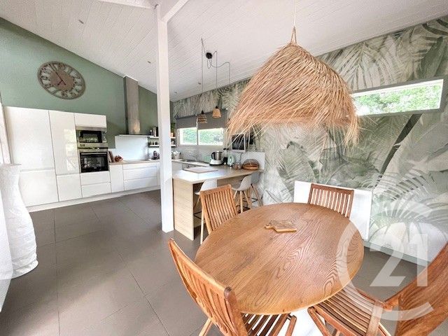 maison à vendre - 6 pièces - 184.0 m2 - ARES - 33 - AQUITAINE - Century 21 Immobellevue