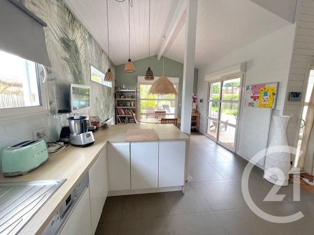 maison à vendre - 6 pièces - 184.0 m2 - ARES - 33 - AQUITAINE - Century 21 Immobellevue