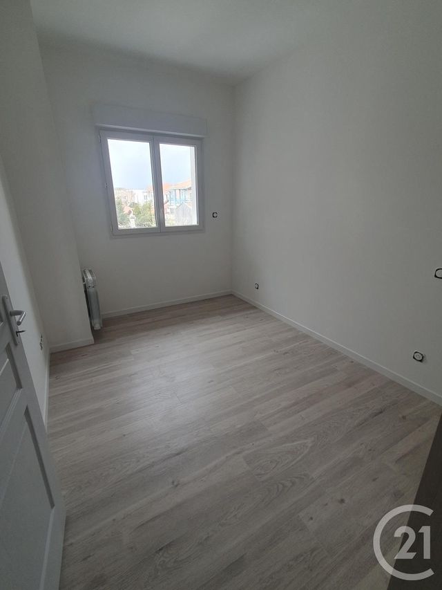 Appartement T2 à louer - 2 pièces - 46.56 m2 - ANDERNOS LES BAINS - 33 - AQUITAINE - Century 21 Immobellevue