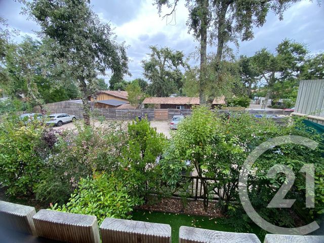 Appartement F2 bis à louer - 3 pièces - 47.24 m2 - ARES - 33 - AQUITAINE - Century 21 Immobellevue