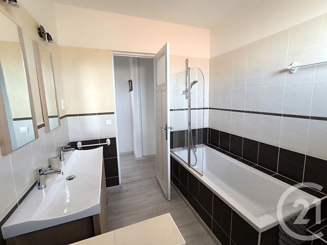 maison à vendre - 9 pièces - 227.54 m2 - ANDERNOS LES BAINS - 33 - AQUITAINE - Century 21 Immobellevue