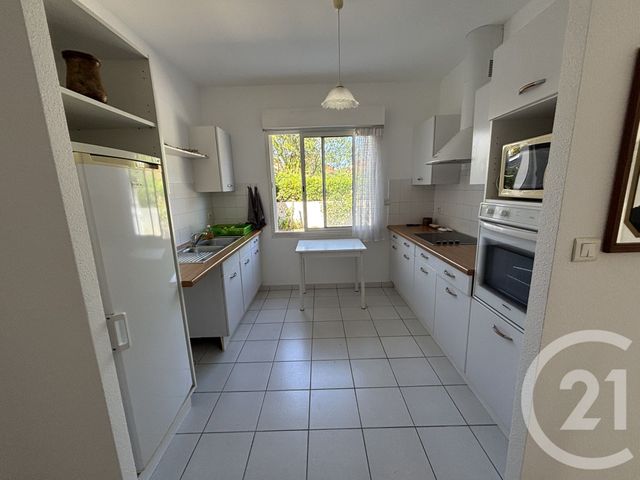 Appartement T3 à vendre - 3 pièces - 64.7 m2 - ANDERNOS LES BAINS - 33 - AQUITAINE - Century 21 Immobellevue