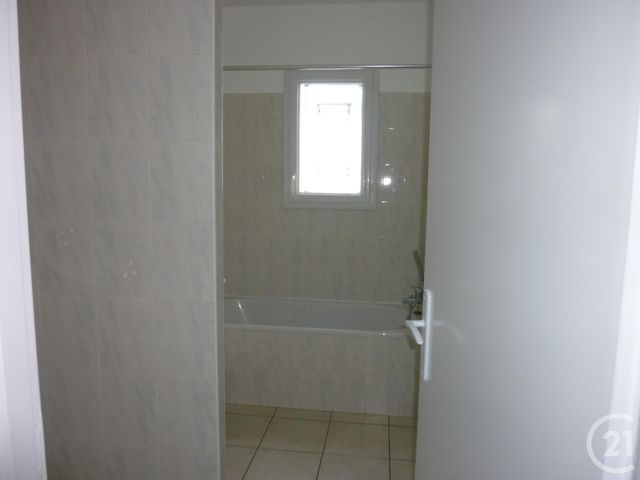 maison à louer - 4 pièces - 89.38 m2 - ARES - 33 - AQUITAINE - Century 21 Immobellevue