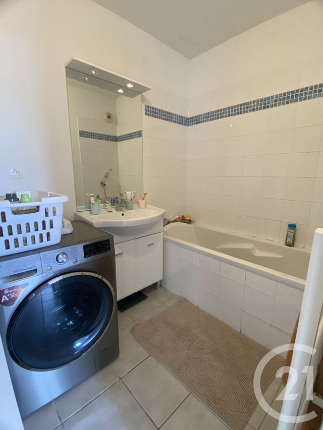 Appartement F3 à louer - 3 pièces - 53.59 m2 - ARES - 33 - AQUITAINE - Century 21 Immobellevue