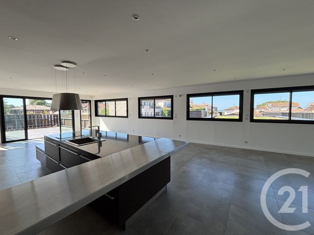 Appartement à vendre - 7 pièces - 288.1 m2 - ANDERNOS LES BAINS - 33 - AQUITAINE - Century 21 Immobellevue