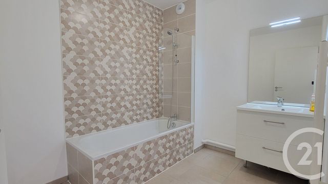 Appartement T4 à louer - 4 pièces - 120.1 m2 - ANDERNOS LES BAINS - 33 - AQUITAINE - Century 21 Immobellevue