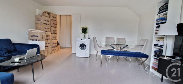 Appartement T2 à louer - 2 pièces - 47.56 m2 - ROISSY EN FRANCE - 95 - ILE-DE-FRANCE - Century 21 Immobellevue
